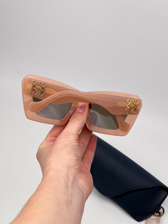 Loewe Women Sunglasses – Nude Pink/Brown Cat Eye Frame (LW40145F 72E) main image 7